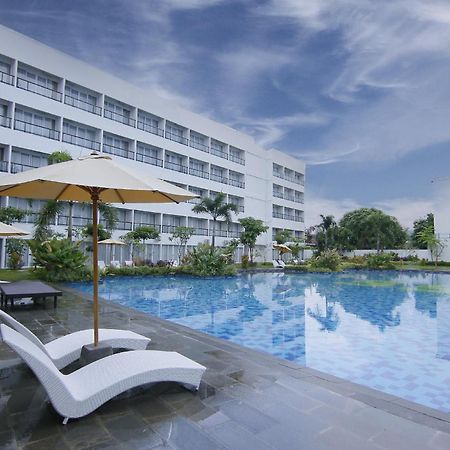 Raja Hotel Kuta Mandalika Resort & Convention Εξωτερικό φωτογραφία