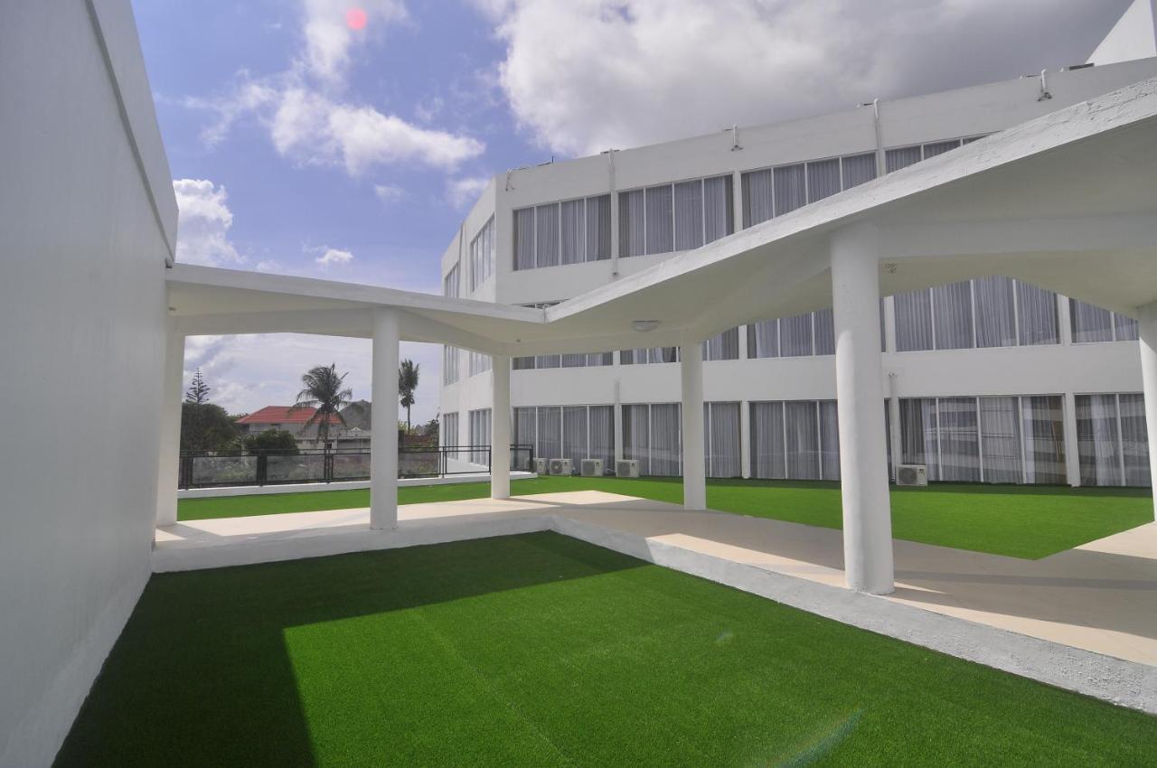 Raja Hotel Kuta Mandalika Resort & Convention Εξωτερικό φωτογραφία