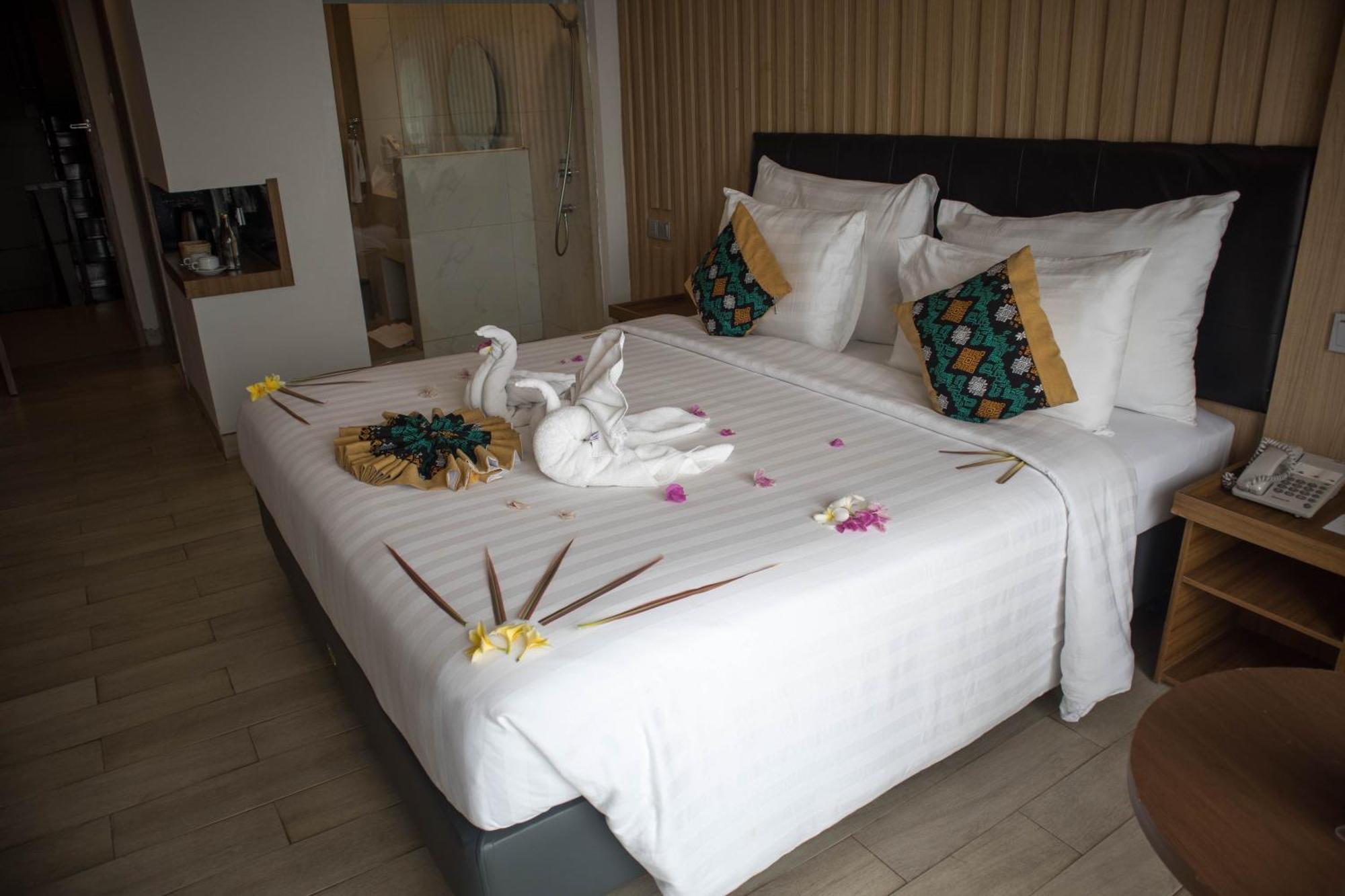 Raja Hotel Kuta Mandalika Resort & Convention Εξωτερικό φωτογραφία