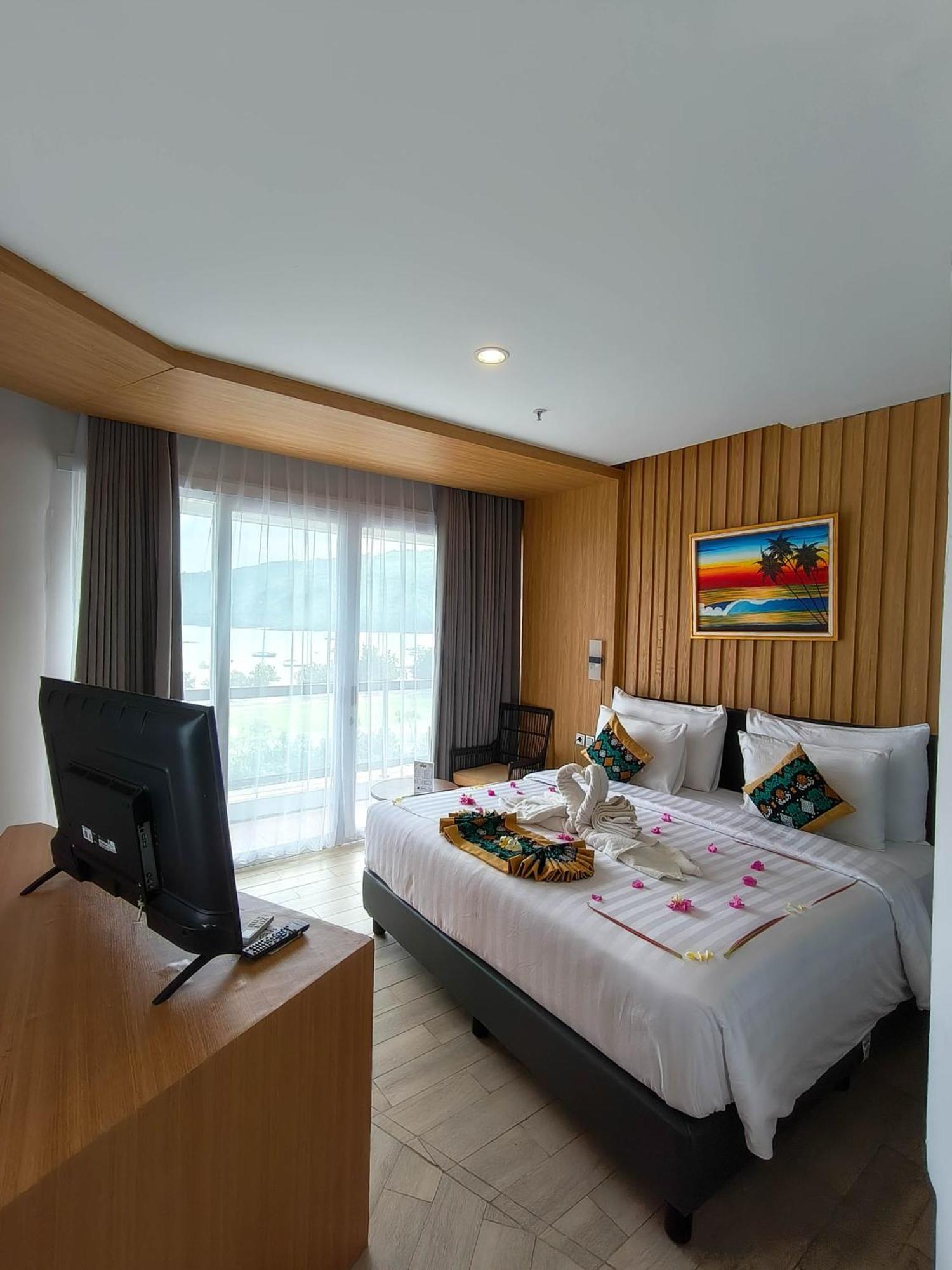 Raja Hotel Kuta Mandalika Resort & Convention Εξωτερικό φωτογραφία