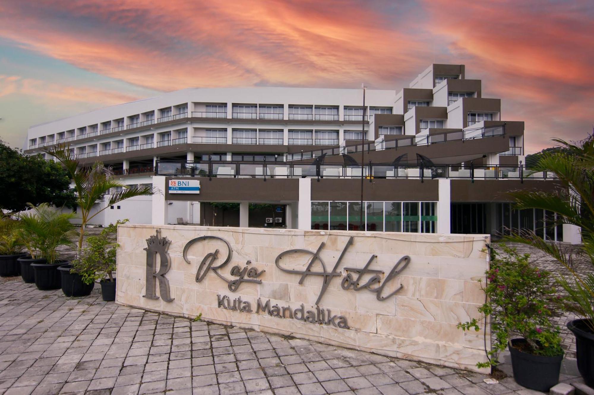 Raja Hotel Kuta Mandalika Resort & Convention Εξωτερικό φωτογραφία